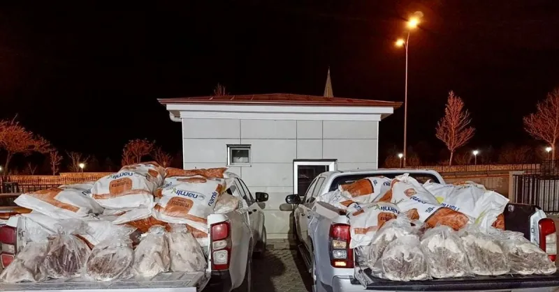 Kırşehir'de Devasa Operasyon: Yolcu Otobüsünün Bagajından Tonlarca Kaçak Kaz Eti Çıktı