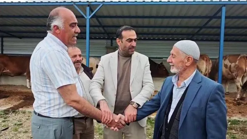 Kurban Bayramı Öncesi Pazarlarda Yoğunluk: Fiyatlar ve Pazarlıklar Gündemde