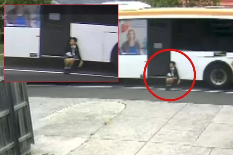 Otobüsün kapısına sıkışan 12 yaşındaki kız çocuğu böyle sürüklendi