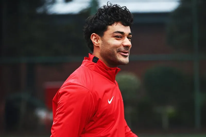 Ozan Kabak imzayı attı! 2030 yılına kadar Bundesliga