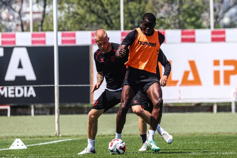 Samsunspor, Corendon Alanyaspor maçının hazırlıklarını tamamlayarak Antalya