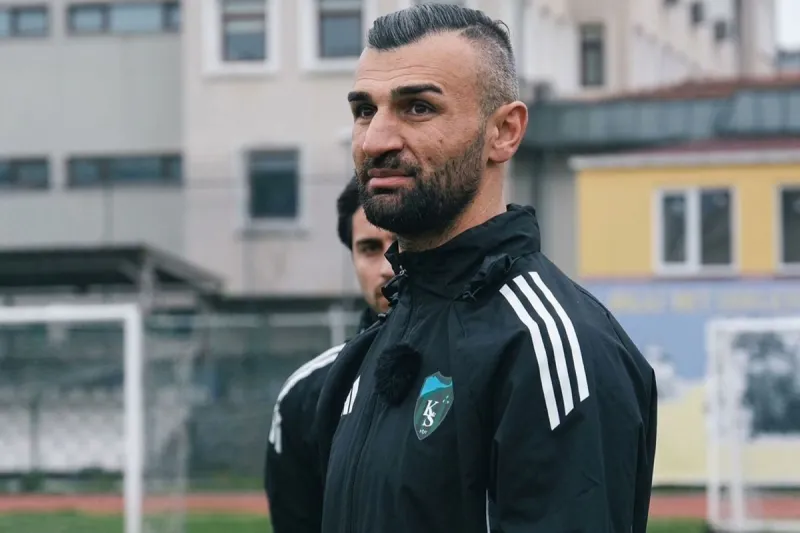 Serdar Dursun'un Arda Güler'in 68 Metreden Attığı Golü Denemesi