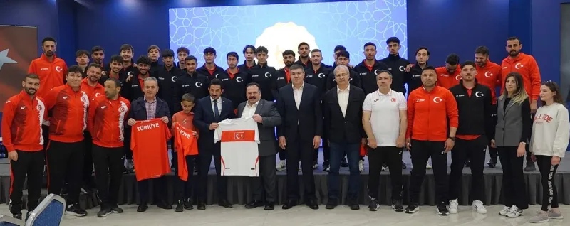 Sessiz Dünyanın Genç Kramponları Dünya Şampiyonluğu İçin Kenetlendi