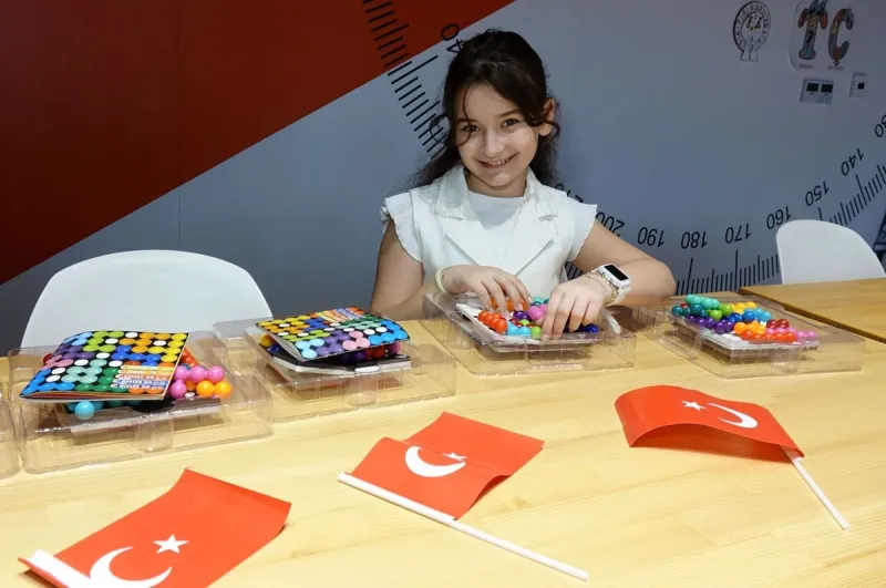 Trabzonlu Matematik Dehası Lina Saka'dan Anlamlı Zafer: Dünya Birincisi Başarısını Okul Saldırısında Ölen Arkadaşlarına Adadı