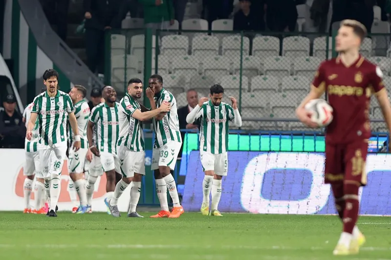 Trabzonspor şampiyonluk yarışında Konya