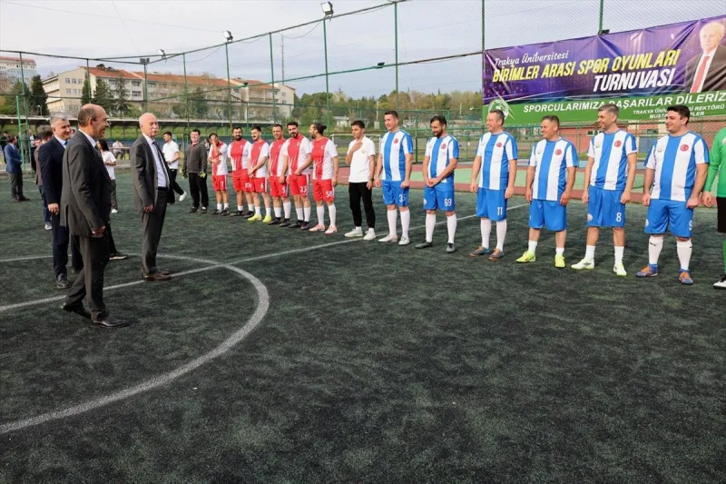 Trakya Üniversitesi'nde Personel Sahaya İndi: Birimler Arası Spor Şöleni Başladı
