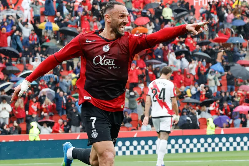 Vedat Muriqi tarihe geçtiği maçta tribünden gelen tezahüratla hayrete düştü: Bu insanlar delirmiş