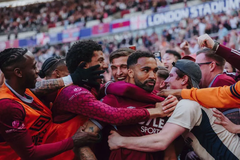 West Ham'ı 90+2'de hayata döndüren gol