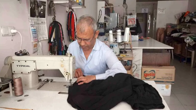 Yarım Asırlık Bir Mesleğin Son Tanığı: Mersinli Terzi Ali Baki'nin Çıraksız Kalan Zanaat Mücadelesi