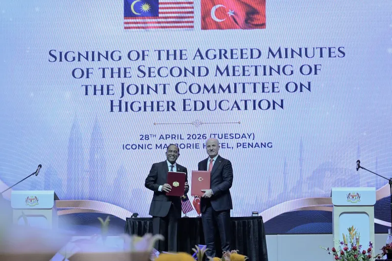 Yükseköğretim Kurulu Başkanı Özvar, Malezya