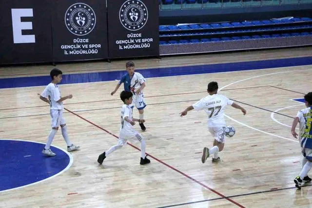 Okul Sporları müsabakaları tüm heyecanıyla sürüyor