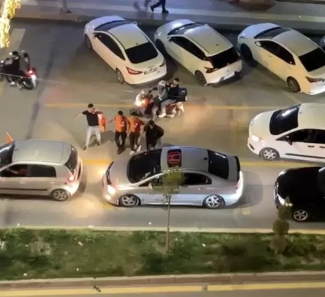 Osmaniye'de Galatasaray'ın derbi galibiyeti sonrası konvoy yapıldı