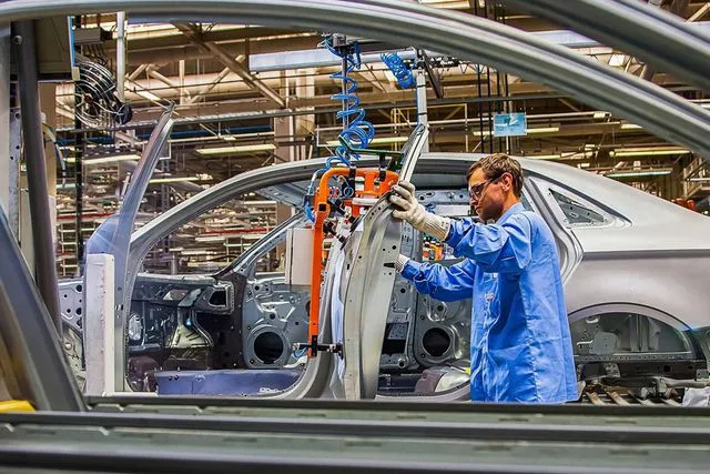 Otomotiv devinden radikal karar! Yeni otomobil için en ucuz 2 modeli kaldırdı