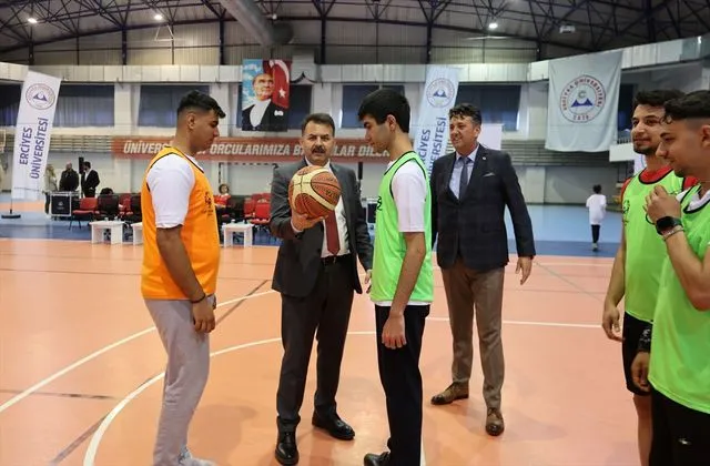 Özel Sporcular Erciyes Üniversitesi'nde Bir Araya Geldi