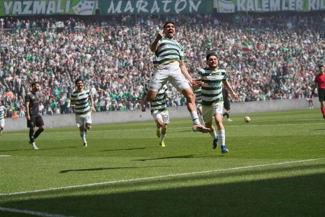 Şampiyonluğunu ilan eden Bursaspor 1