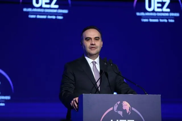 Sanayi ve Teknoloji Bakanı Kacır, Uluslararası Ekonomi Zirvesi