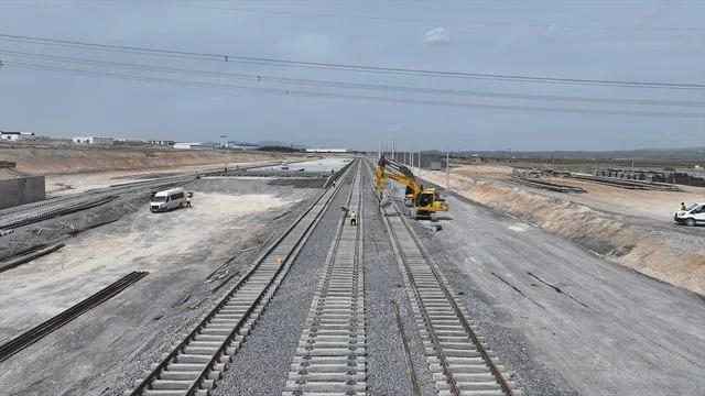 Sanayicinin ihracatını kolaylaştıracak demir yolu lojistik merkezinin yüzde 70