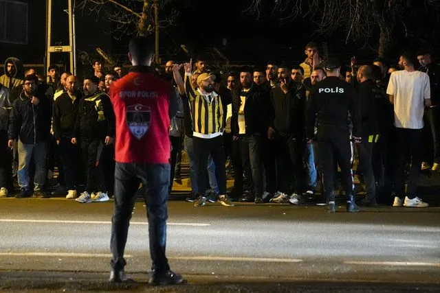 Sarı-Lacivertlilerin Derbi Maglubiyetinin Ardından Gelen Tepkiler