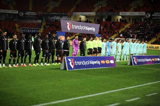 Süper Lig'de Gaziantep FK ile Kayserispor Karşılaşıyor