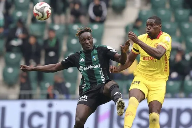 Süper Lig'de nefes kesen son! Kocaelispor, 10 kişi kaldığı maçta 1 puanı 90+8'de aldı