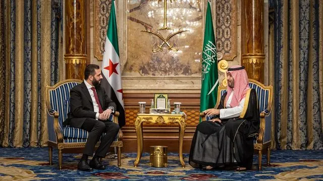 Suudi Arabistan Veliaht Prensi Bin Selman, Suriye Cumhurbaşkanı Şara ile ikili ilişkileri görüştü