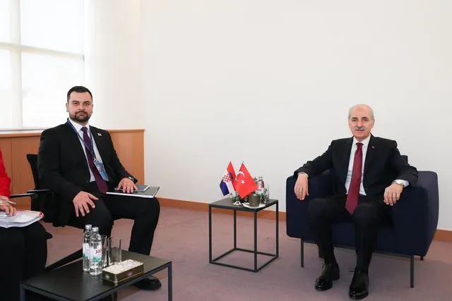 TBMM Başkanı Kurtulmuş, Boşnak Ulusal Azınlık Konseyi Başkanı Hodzic