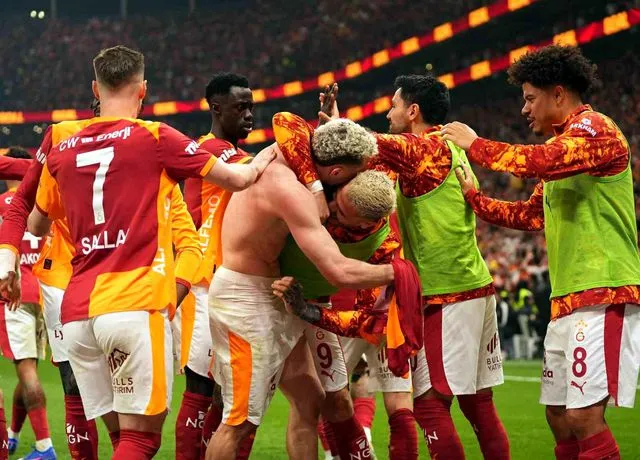 Trendyol Süper Lig: Galatasaray: 3 Fenerbahçe: 0 (Maç sonucu)