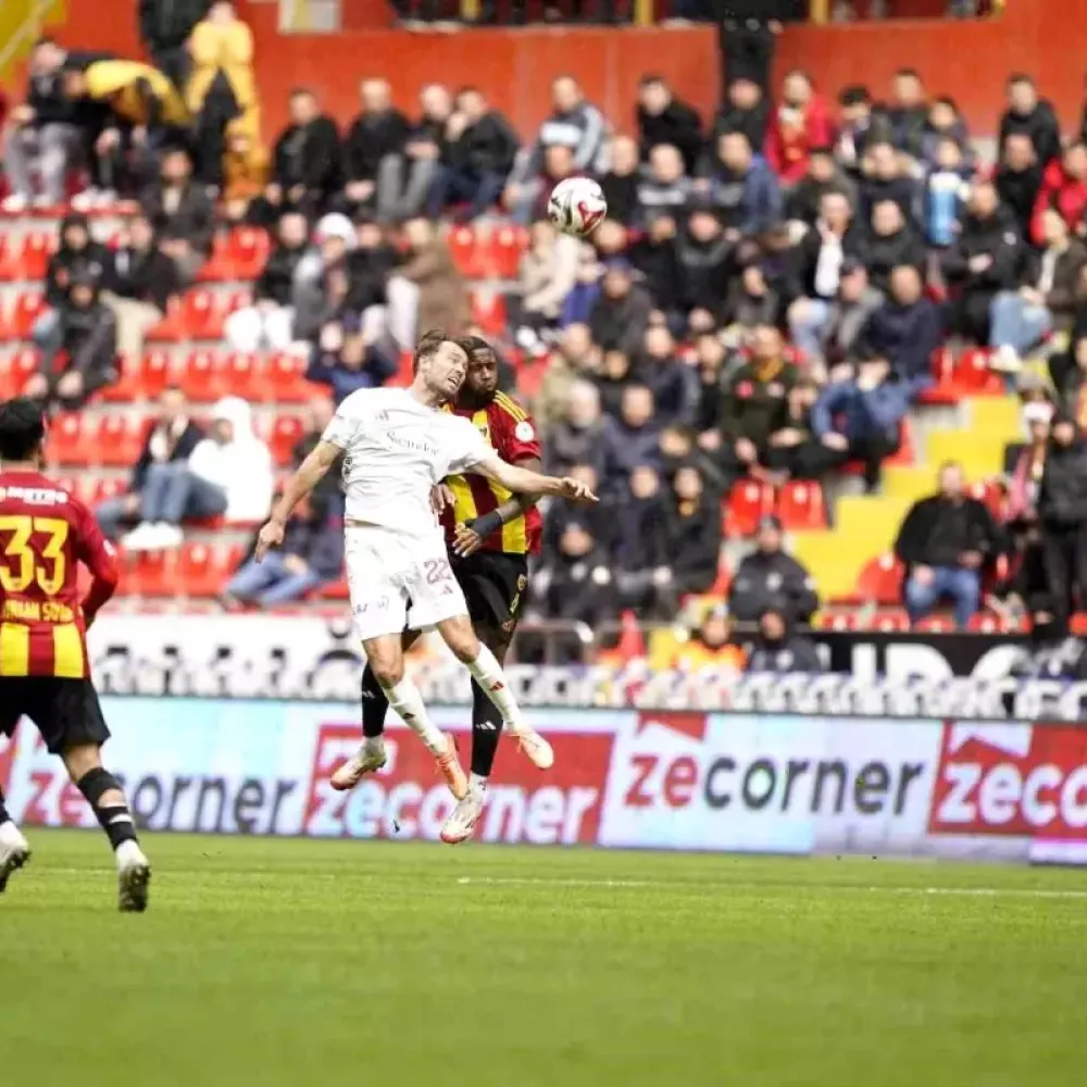 Trendyol Süper Lig: Kayserispor: 0 Antalyaspor: 0 (İlk yarı)
