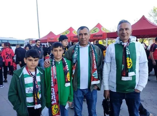 Tribünlerde Anadolu Dayanışması: Bursasporlu Taraftarlardan Eskişehirspor'a Kritik Destek