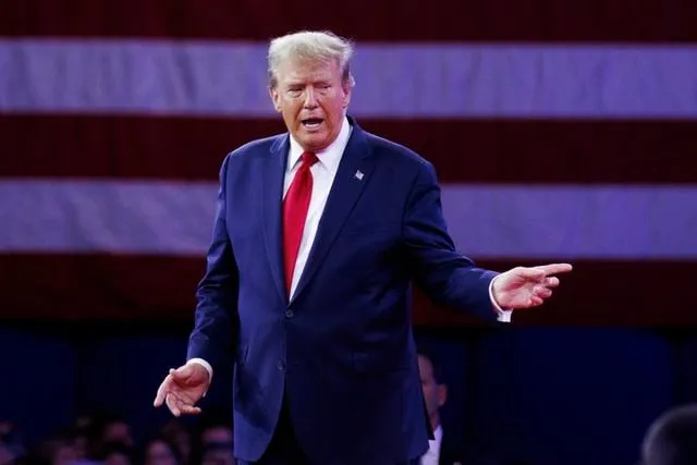 Trump: Gemilere en iyi silahları yüklüyoruz
