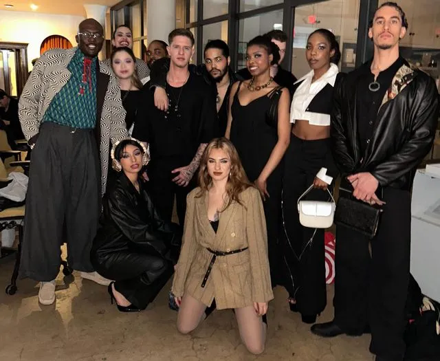 Türk tasarımcı İzel Sandıkçı New York’ta ilk defilesini gerçekleştirdi