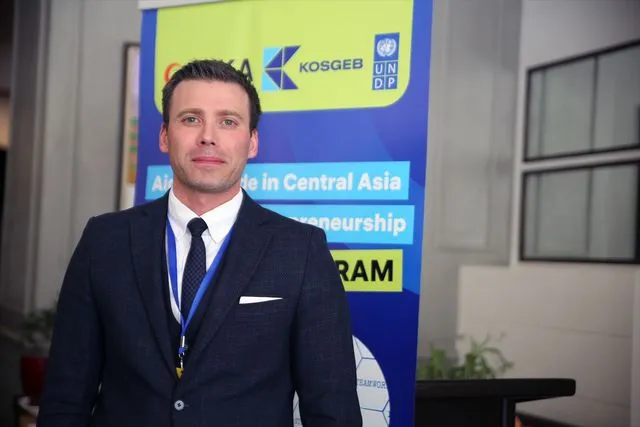 Türk uzmanlar, Kırgız girişimcilere iş planı hazırlama ve e-ticaret konusunda eğitim verdi