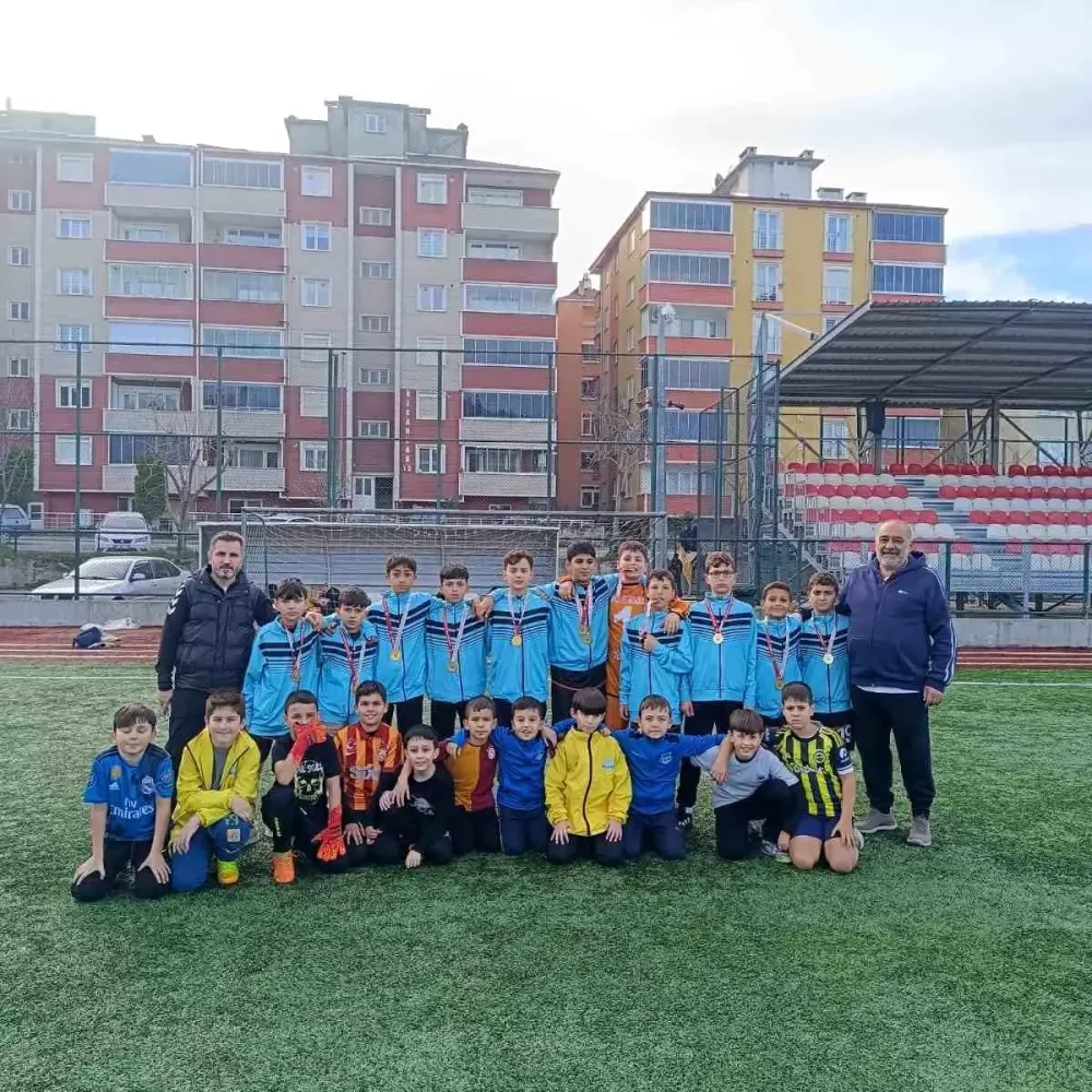 Türkeli Cumhuriyet Ortaokulu, il şampiyonu oldu