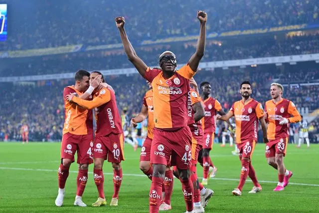 Victor Osimhen için 6 dev kulüp birden derbiye geliyor