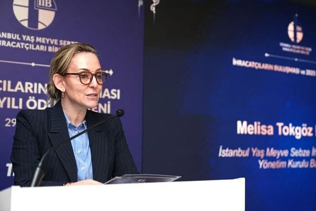 Yaş meyve sebze ve mamulleri sektörünün ihracat şampiyonları ödüllerini aldı