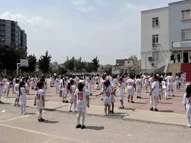 Yüzlerce öğrenciden Arda Güler