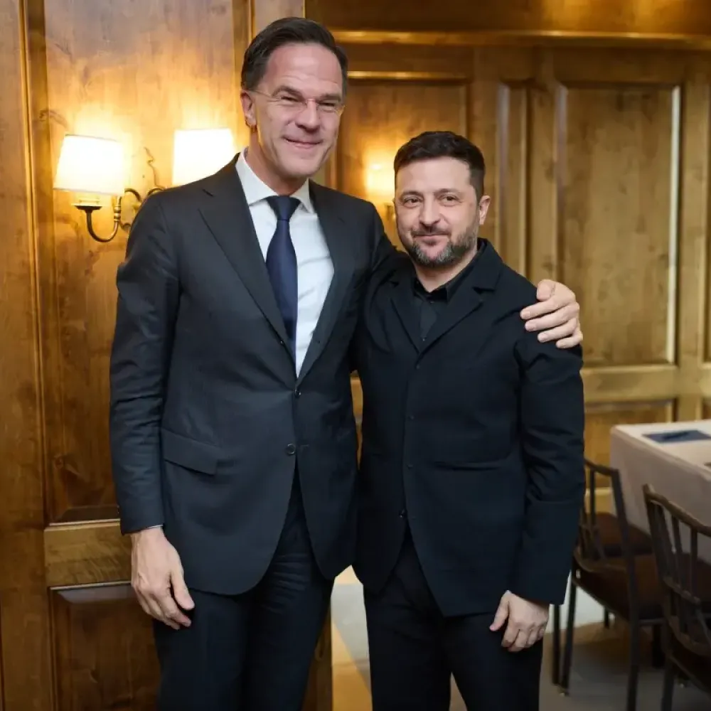 Zelenskiy, NATO Genel Sekreteri ile Telefon Görüşmesi Yaptı